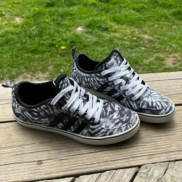 Men’s Adidas Sneakers - Picture 1 of 8